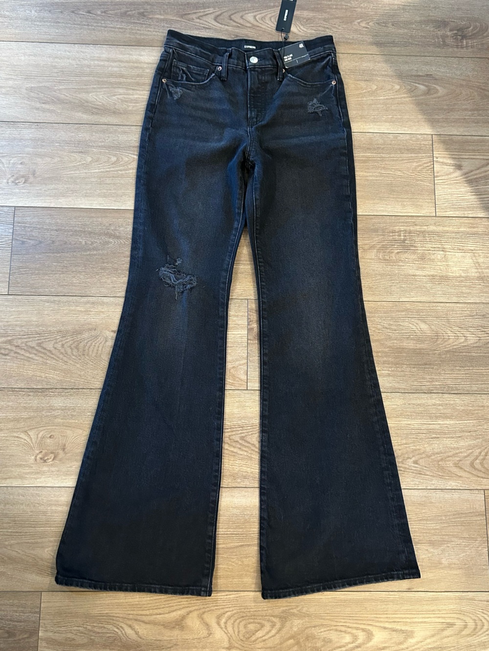 NWT Express ’70s Flare Mid Rise Jeans 4R Black Distressed